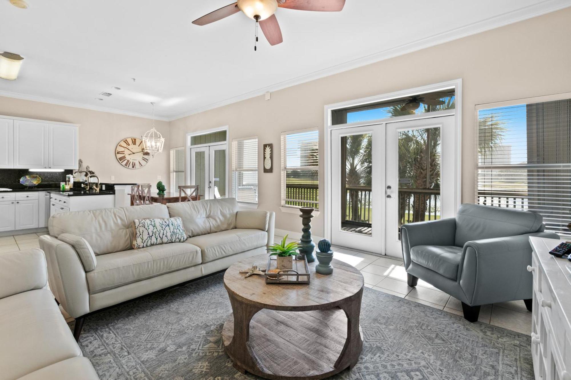 דסטין Seascape Lakefront Villas חדר תמונה